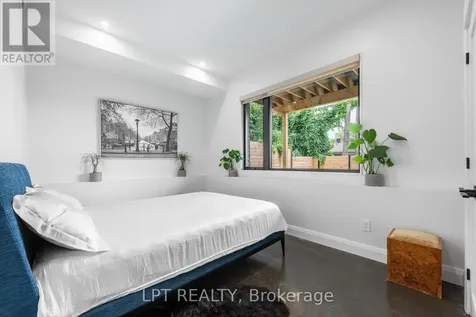 322 Perrier Avenue Ottawa ON K1L 5C7