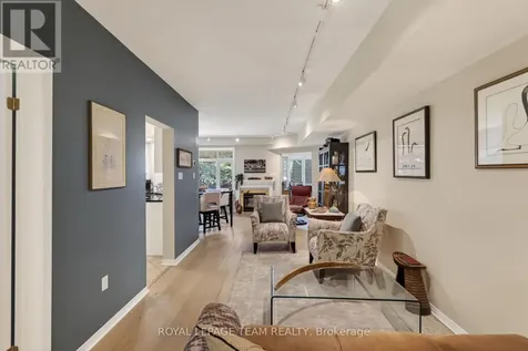 91 Robson Court Ottawa ON K2K 2W1