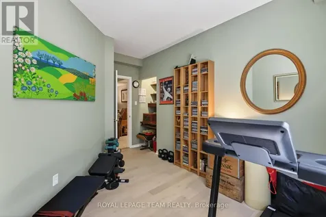 91 Robson Court Ottawa ON K2K 2W1