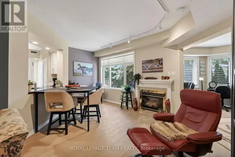 91 Robson Court Ottawa ON K2K 2W1