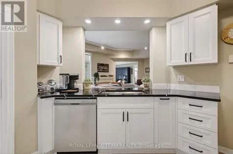 91 Robson Court Ottawa ON K2K 2W1