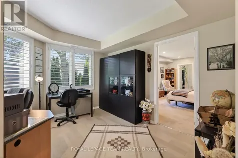 91 Robson Court Ottawa ON K2K 2W1
