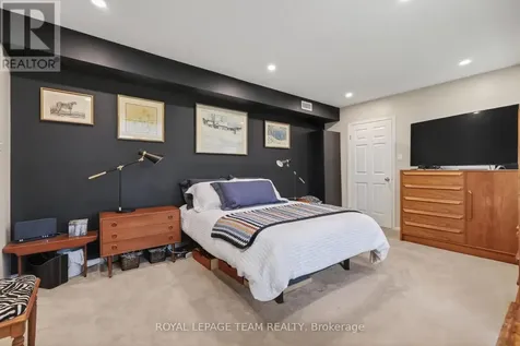 91 Robson Court Ottawa ON K2K 2W1