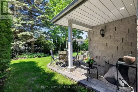 91 Robson Court Ottawa ON K2K 2W1