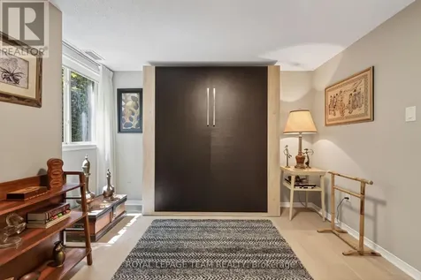 91 Robson Court Ottawa ON K2K 2W1