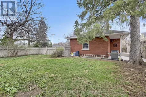 731 Dovercourt Avenue Ottawa ON K2A 0W9