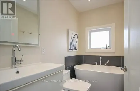 168 Stewart Street West Ottawa ON K1N 6J9