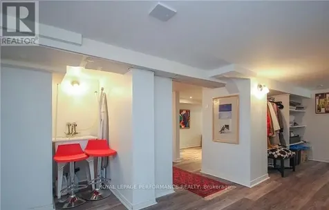 168 Stewart Street West Ottawa ON K1N 6J9