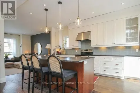 168 Stewart Street West Ottawa ON K1N 6J9