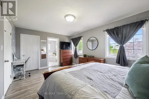 15 Zinkann Crescent Wellesley ON N0B 2T0