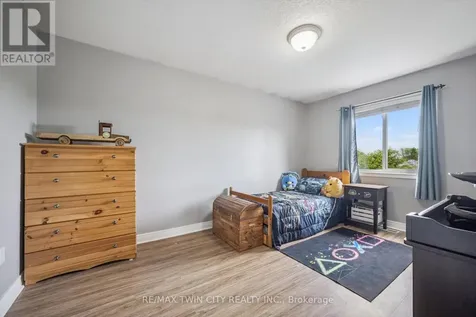 15 Zinkann Crescent Wellesley ON N0B 2T0