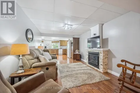 15 Zinkann Crescent Wellesley ON N0B 2T0