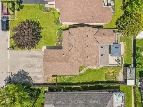 15 Zinkann Crescent Wellesley ON N0B 2T0