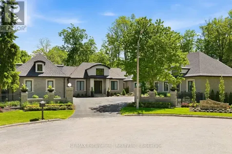 3205 Highpoint Court Burlington ON L7P 0P9