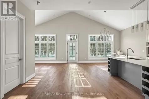 3205 Highpoint Court Burlington ON L7P 0P9