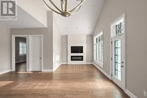 3205 Highpoint Court Burlington ON L7P 0P9