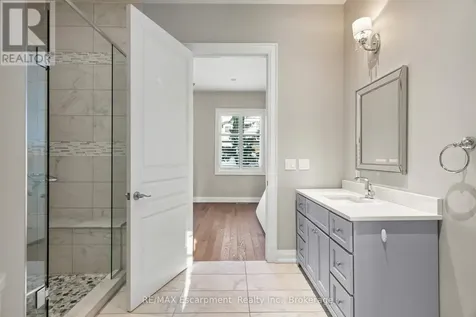 3205 Highpoint Court Burlington ON L7P 0P9