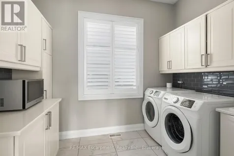 3205 Highpoint Court Burlington ON L7P 0P9