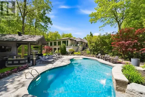 3205 Highpoint Court Burlington ON L7P 0P9