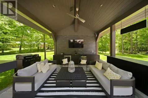 3205 Highpoint Court Burlington ON L7P 0P9