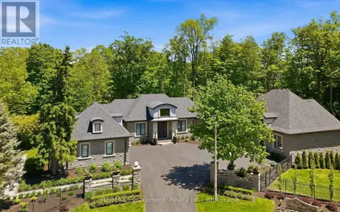3205 Highpoint Court Burlington ON L7P 0P9