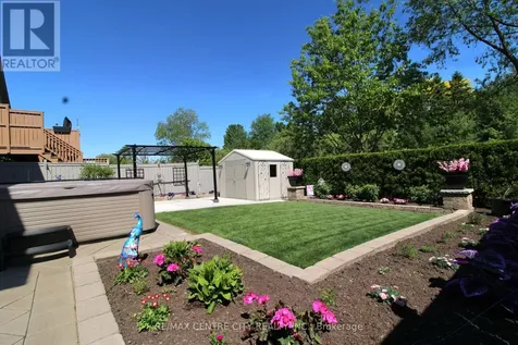 5 Cherry Blossom Lane St. Thomas ON N5R 1L2