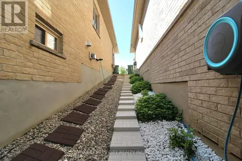 5 Cherry Blossom Lane St. Thomas ON N5R 1L2