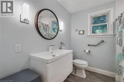 17 Orchard Crescent Guelph ON N1E 1W9