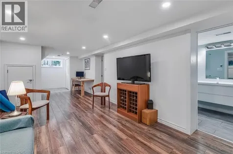 17 Orchard Crescent Guelph ON N1E 1W9