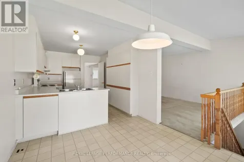 9 Saddle Crescent Ottawa ON K1G 5L4