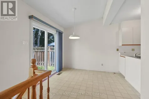9 Saddle Crescent Ottawa ON K1G 5L4