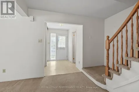 9 Saddle Crescent Ottawa ON K1G 5L4