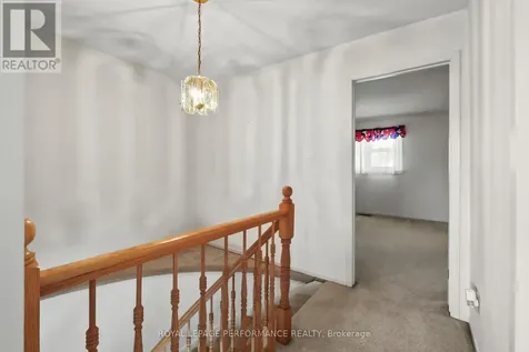 9 Saddle Crescent Ottawa ON K1G 5L4