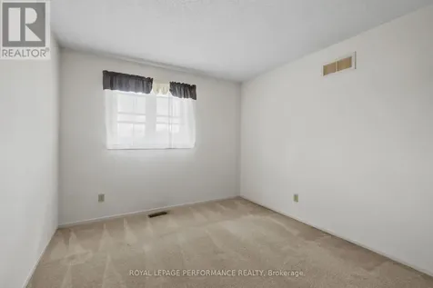 9 Saddle Crescent Ottawa ON K1G 5L4