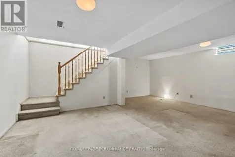 9 Saddle Crescent Ottawa ON K1G 5L4