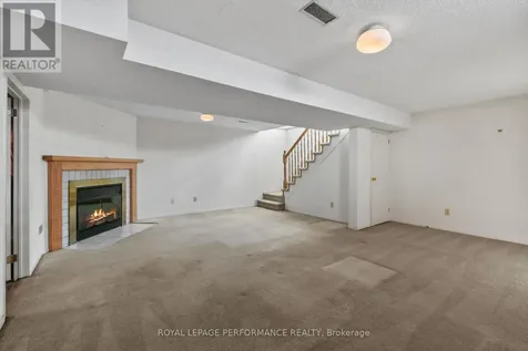 9 Saddle Crescent Ottawa ON K1G 5L4