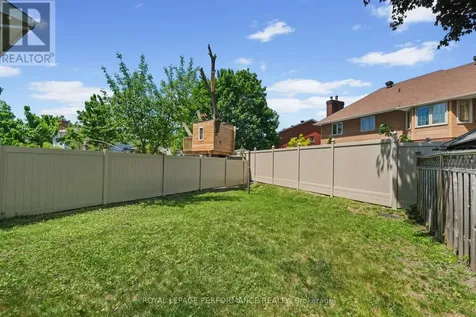 9 Saddle Crescent Ottawa ON K1G 5L4