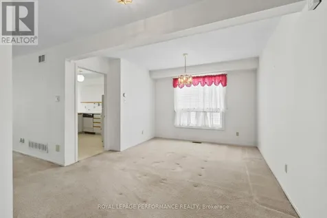 9 Saddle Crescent Ottawa ON K1G 5L4