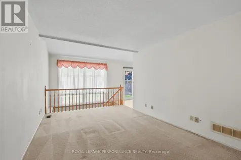 9 Saddle Crescent Ottawa ON K1G 5L4