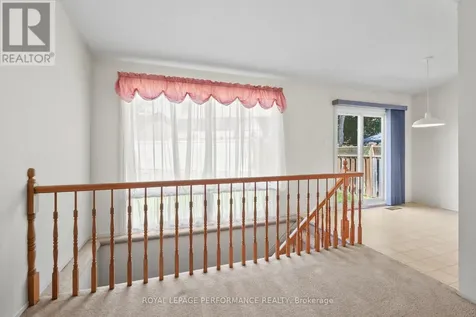 9 Saddle Crescent Ottawa ON K1G 5L4