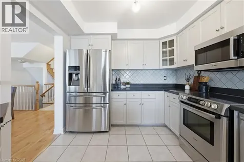 85 Edgewater Drive Stoney Creek ON L8E 4Z2