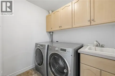 85 Edgewater Drive Stoney Creek ON L8E 4Z2