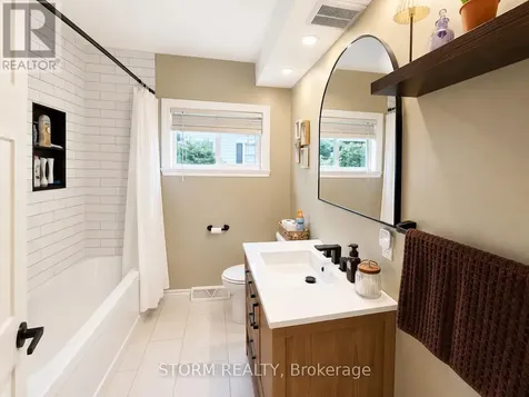 44 St Lawrence Street South Stormont ON K0C 1M0