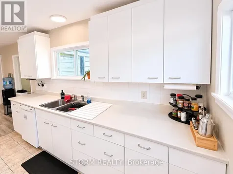 44 St Lawrence Street South Stormont ON K0C 1M0