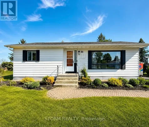 44 St Lawrence Street South Stormont ON K0C 1M0