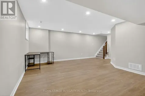 165 Angelonia Crescent Ottawa ON K1T 0Y5