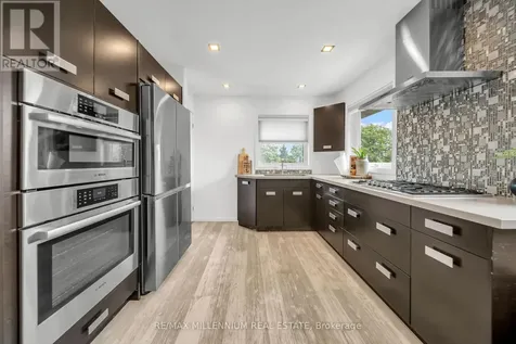 31 Old Lake Ridge Road Whitby ON L1P 1K1