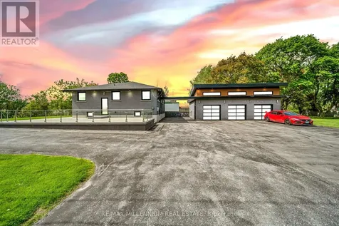 31 Old Lake Ridge Road Whitby ON L1P 1K1