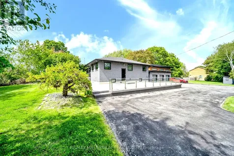 31 Old Lake Ridge Road Whitby ON L1P 1K1