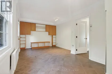 83 Appleby Private Ottawa ON K2C 3P4